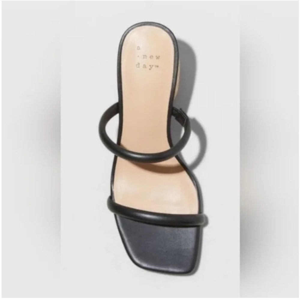 Nwot rattan block heel sandals - Picture 4 of 11